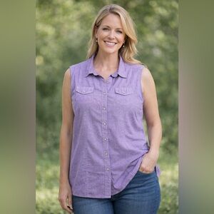 Brit & Bridle Sleeveless Purple floral Button-Up Top 2x